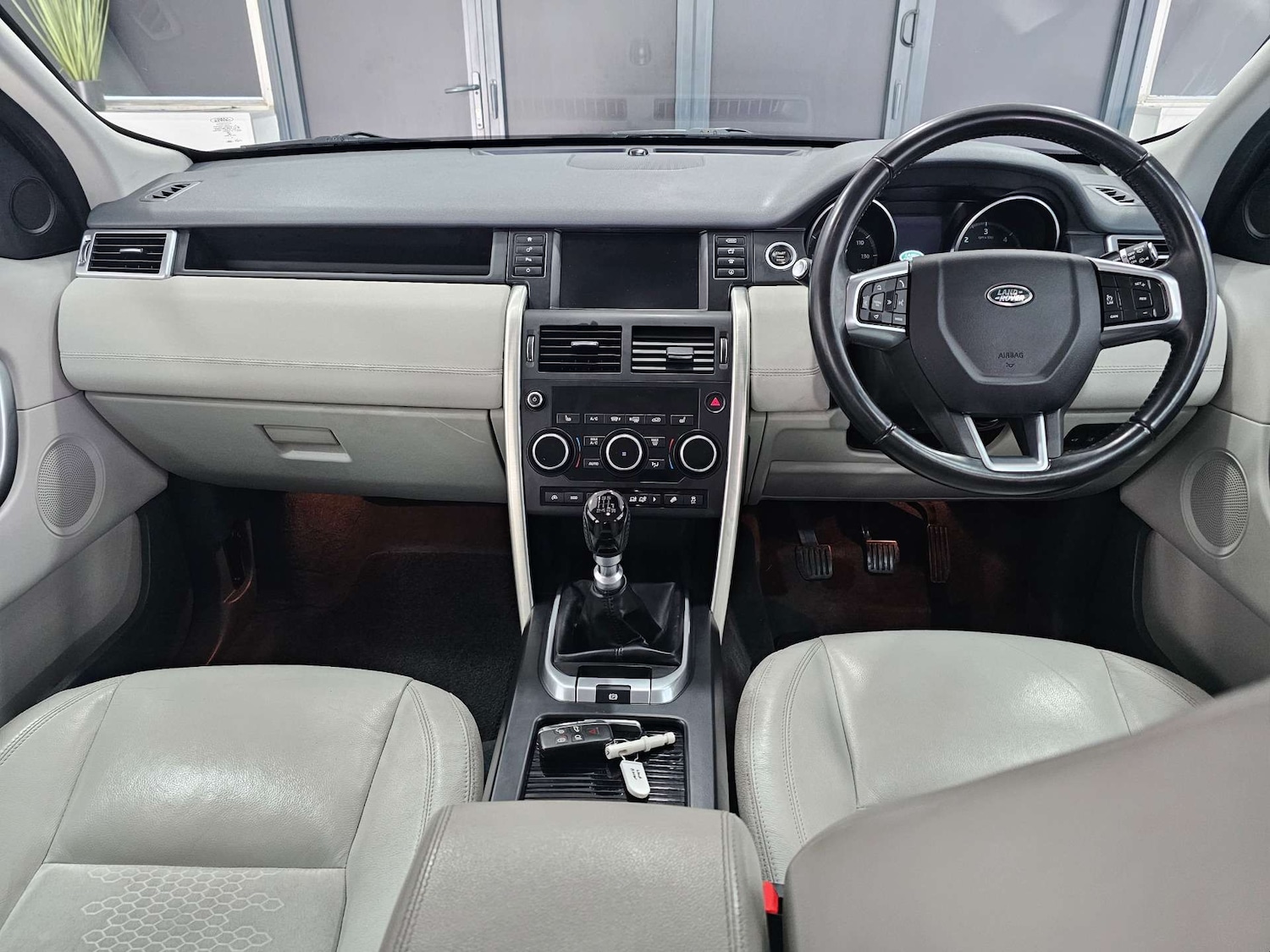 Used Land Rover Discovery Sport 2016 for sale - 77983801: Photo 15