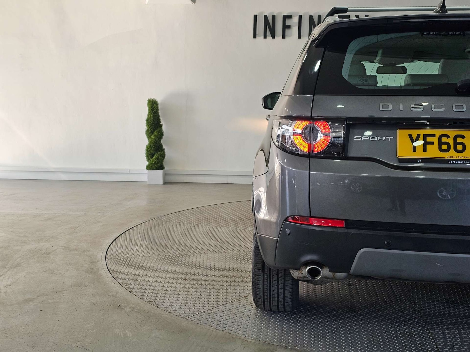 Used Land Rover Discovery Sport 2016 for sale - 77983801: Photo 31