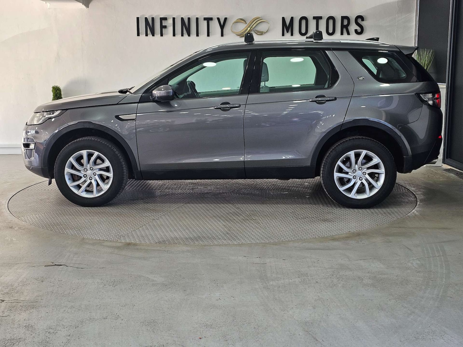 Used Land Rover Discovery Sport 2016 for sale - 77983801: Photo 32