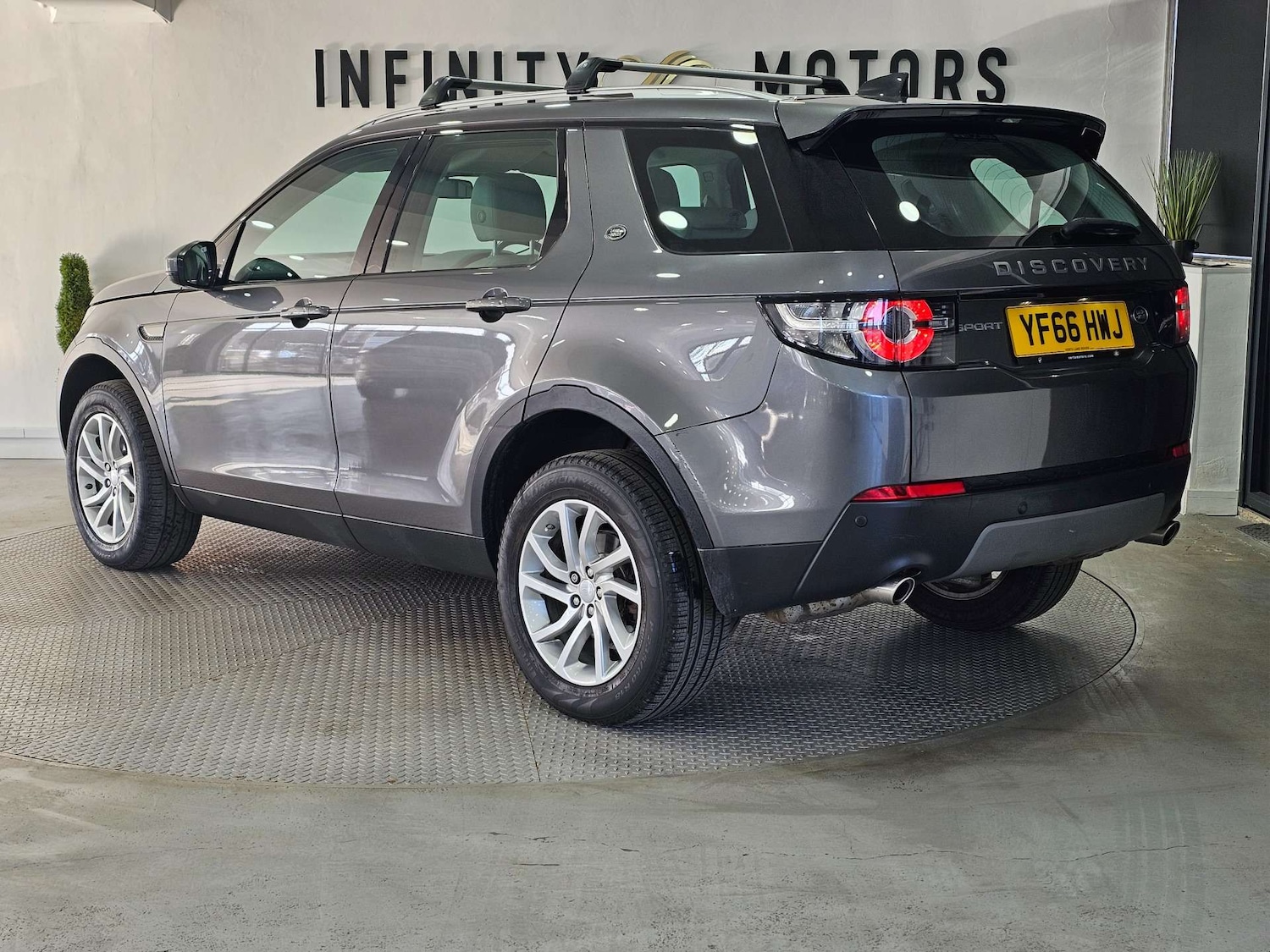 Used Land Rover Discovery Sport 2016 for sale - 77983801: Photo 33