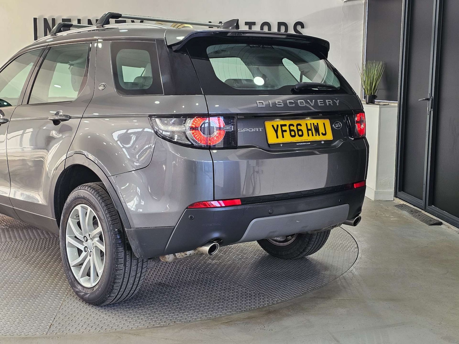 Used Land Rover Discovery Sport 2016 for sale - 77983801: Photo 34