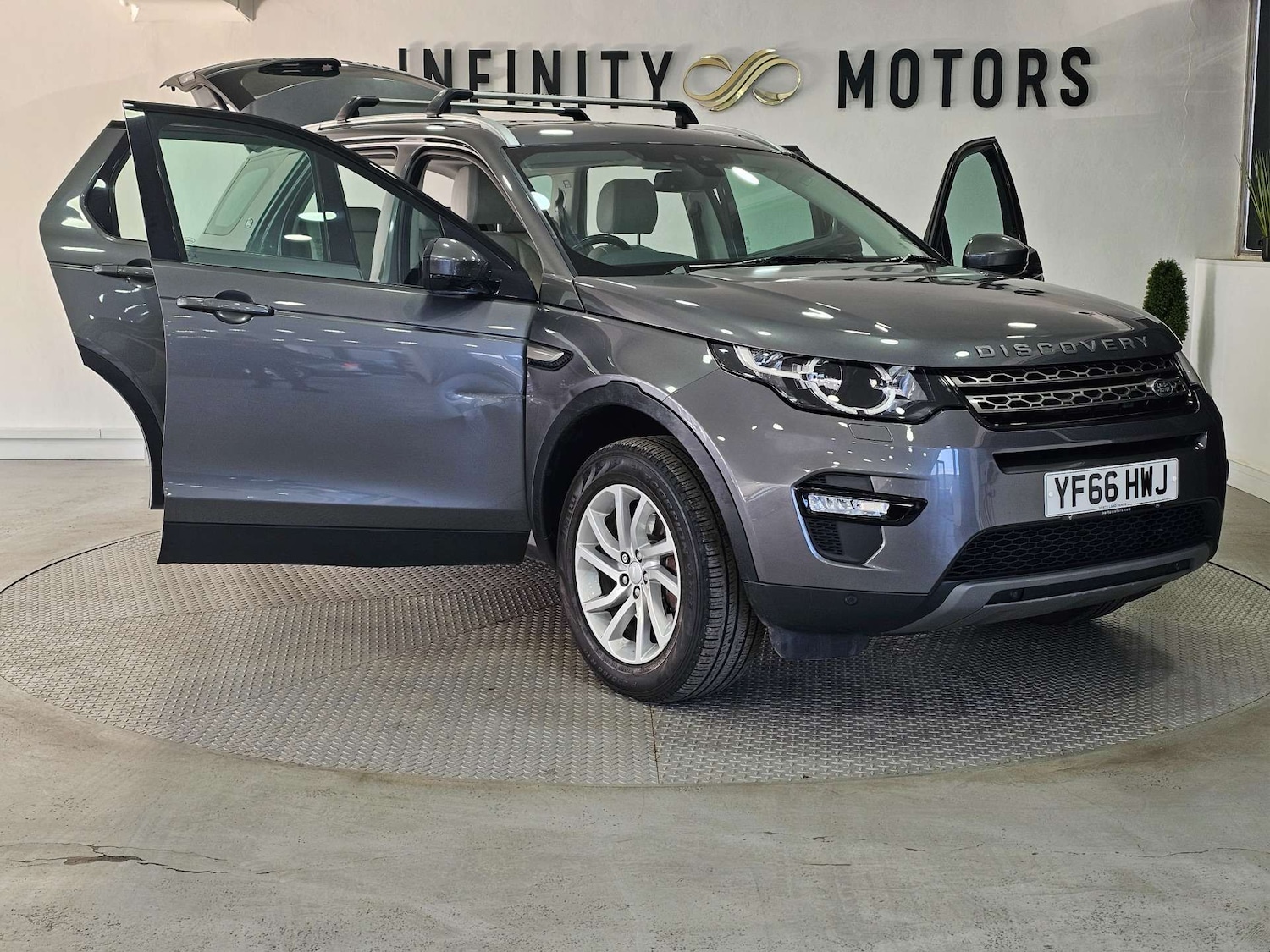 Used Land Rover Discovery Sport 2016 for sale - 77983801: Photo 44