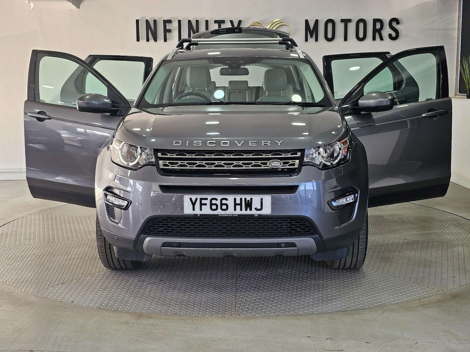 Used Land Rover Discovery Sport 2016 for sale - 77983801: Photo 45