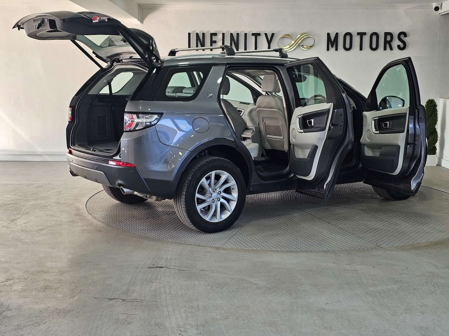 Used Land Rover Discovery Sport 2016 for sale - 77983801: Photo 49