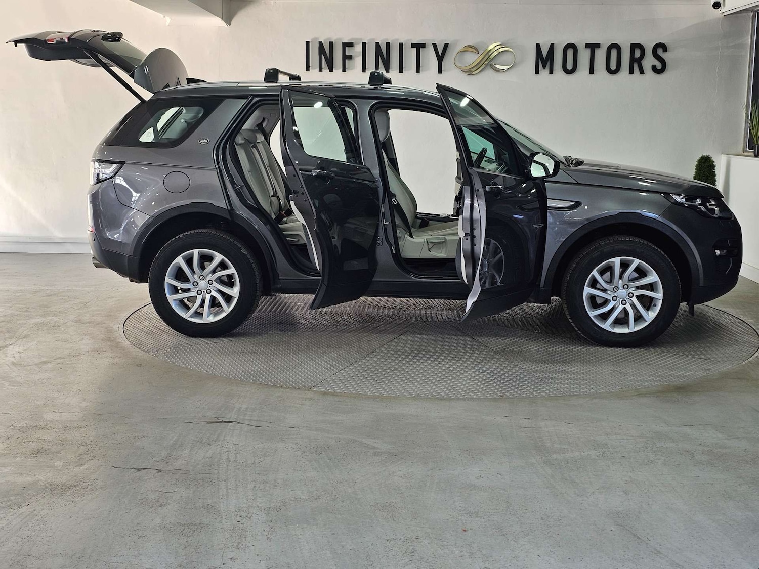 Used Land Rover Discovery Sport 2016 for sale - 77983801: Photo 50