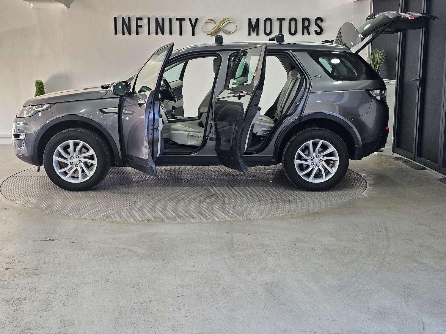 Used Land Rover Discovery Sport 2016 for sale - 77983801: Photo 52