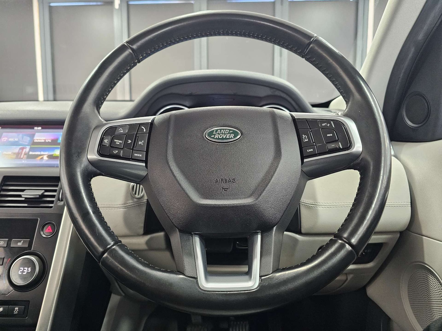 Used Land Rover Discovery Sport 2016 for sale - 77983801: Photo 54