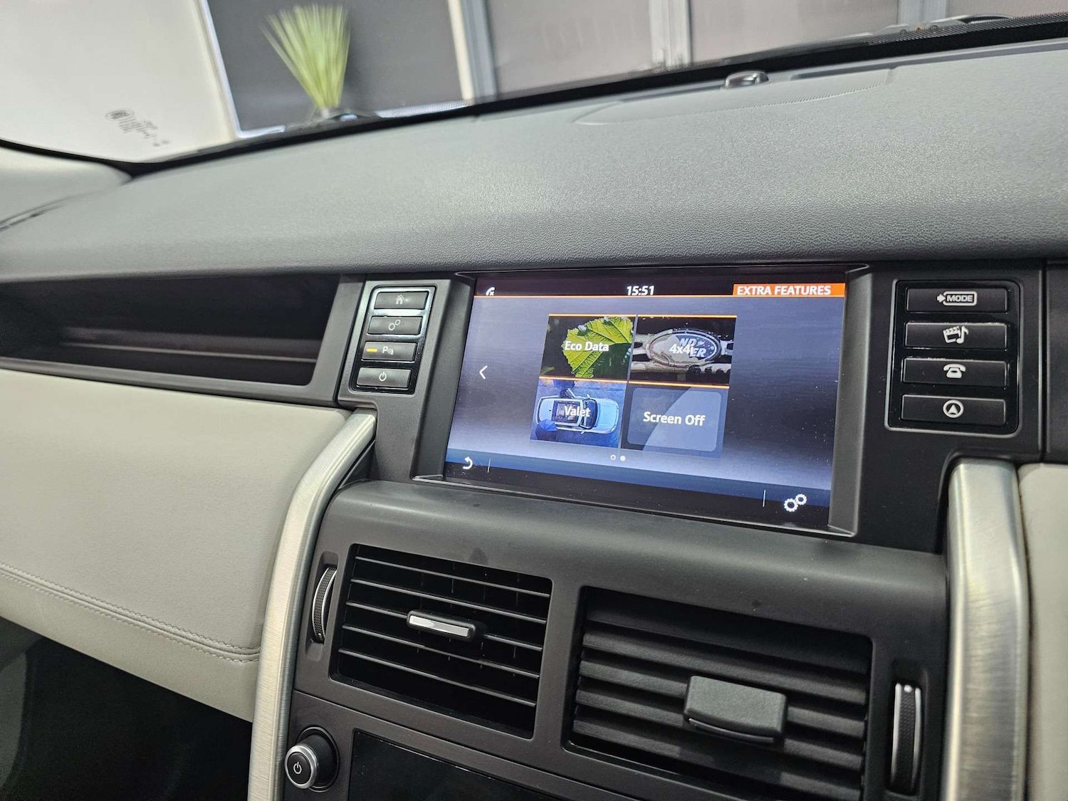 Used Land Rover Discovery Sport 2016 for sale - 77983801: Photo 76