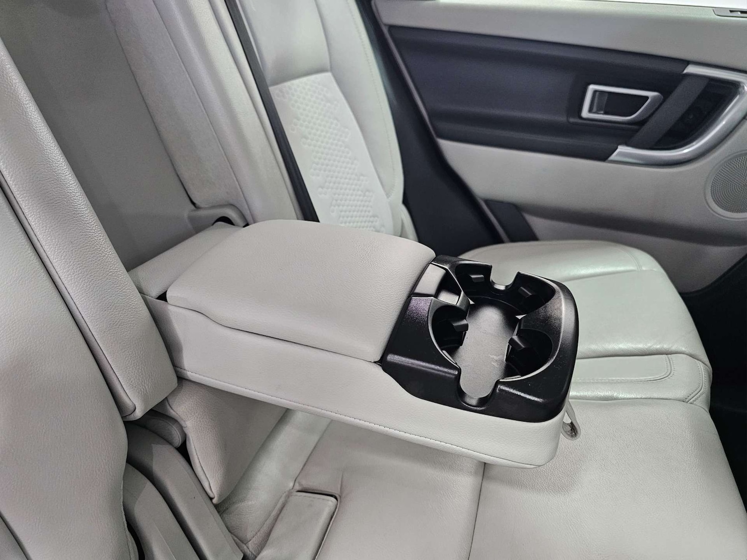 Used Land Rover Discovery Sport 2016 for sale - 77983801: Photo 82