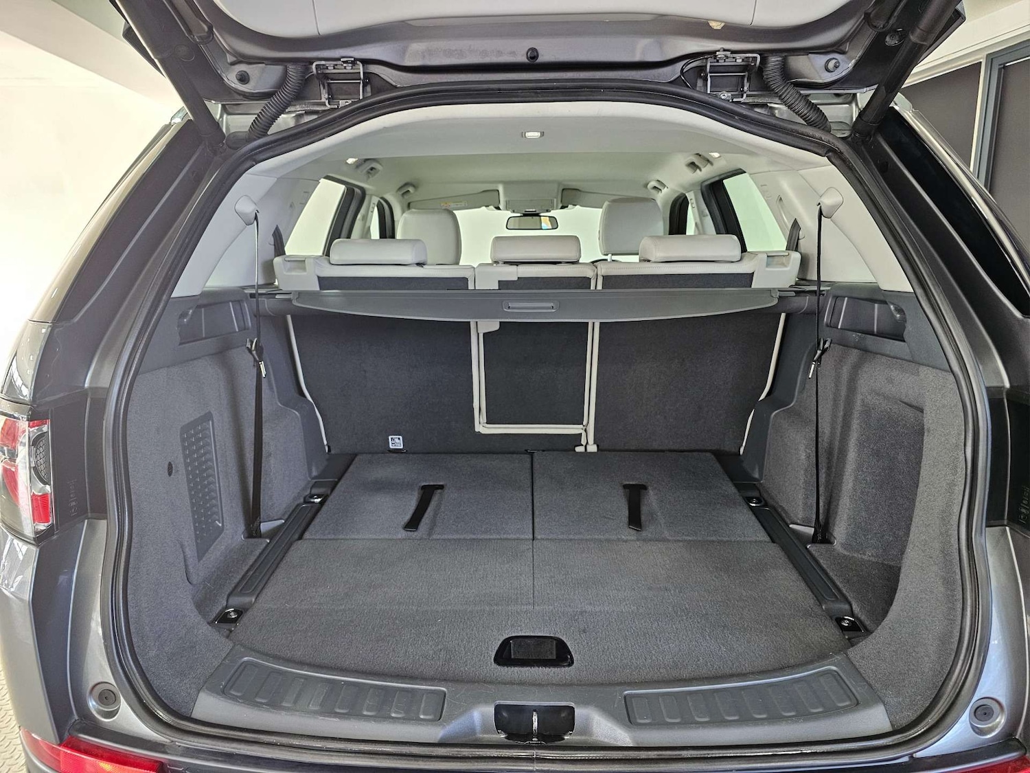 Used Land Rover Discovery Sport 2016 for sale - 77983801: Photo 86