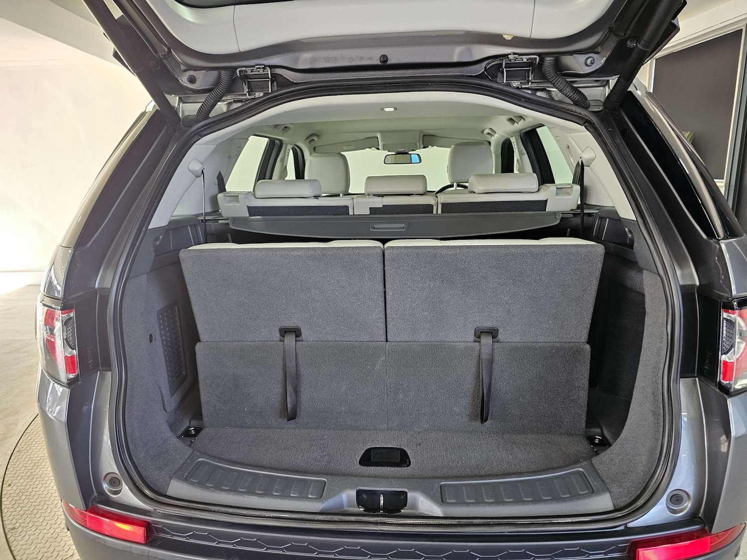 Used Land Rover Discovery Sport 2016 for sale - 77983801: Photo 91