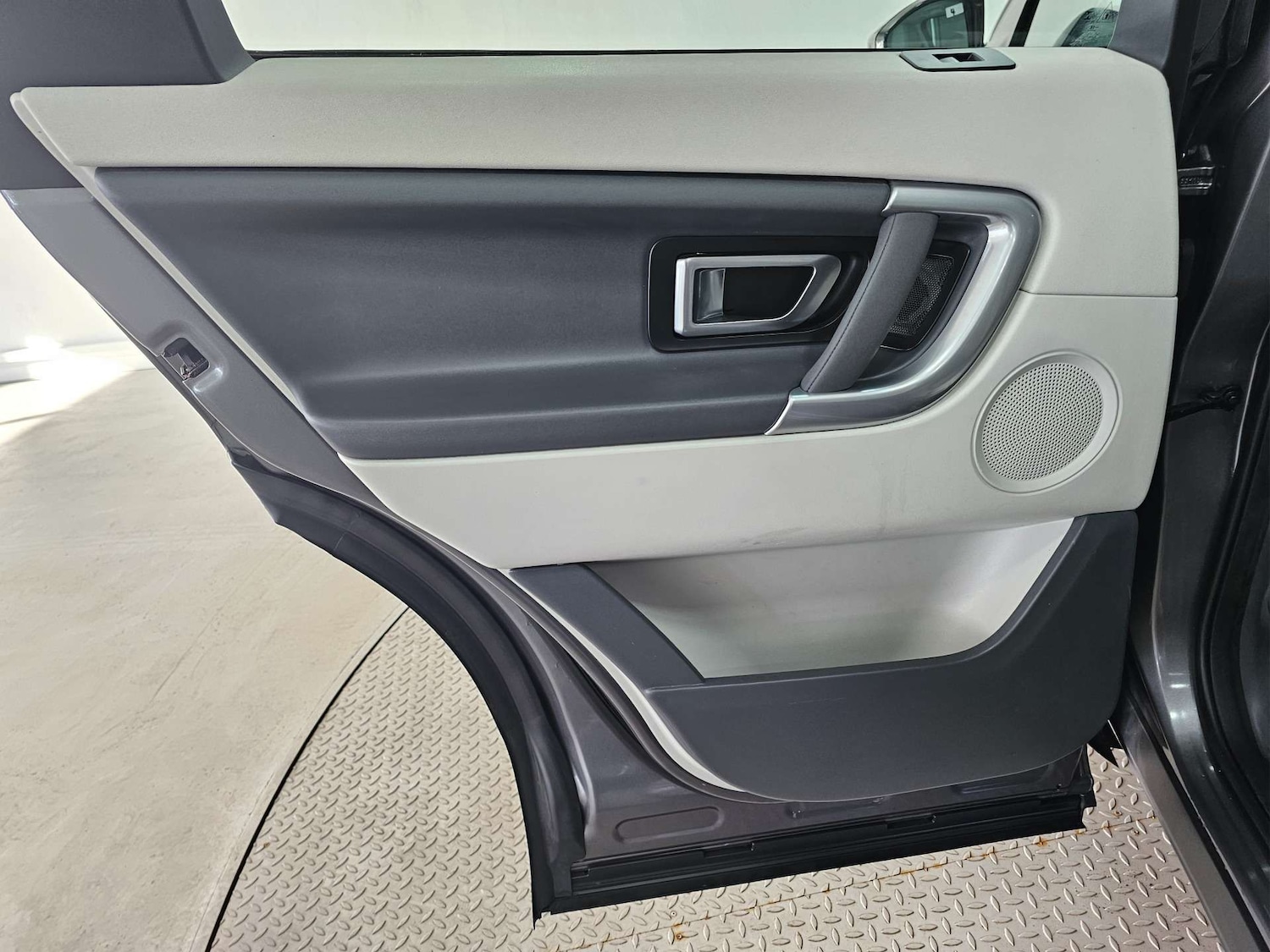 Used Land Rover Discovery Sport 2016 for sale - 77983801: Photo 93