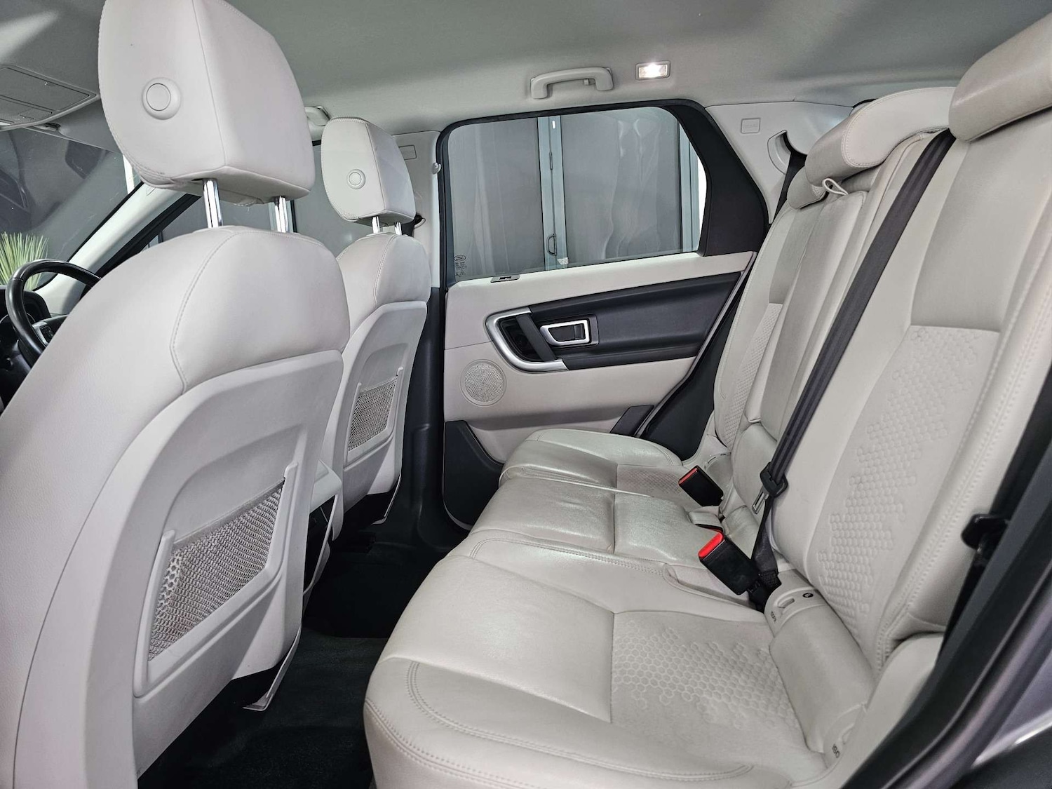 Used Land Rover Discovery Sport 2016 for sale - 77983801: Photo 95