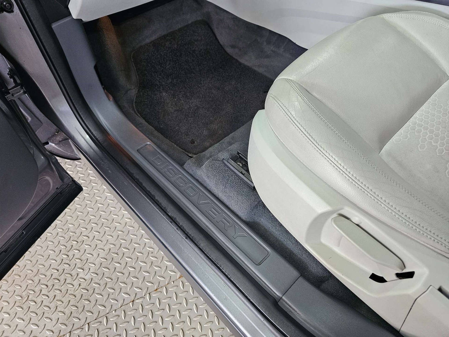 Used Land Rover Discovery Sport 2016 for sale - 77983801: Photo 97