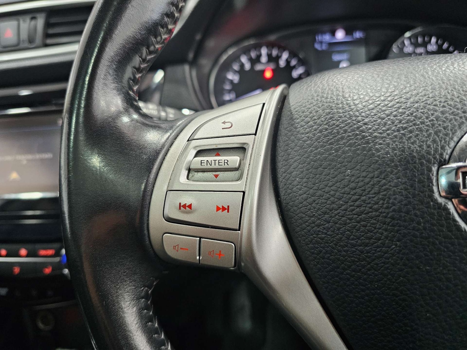 Used Nissan Qashqai 2016 for sale - 76972327: Photo 41