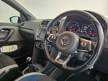 Used Volkswagen Polo 2015 for sale - 79477834: Photo