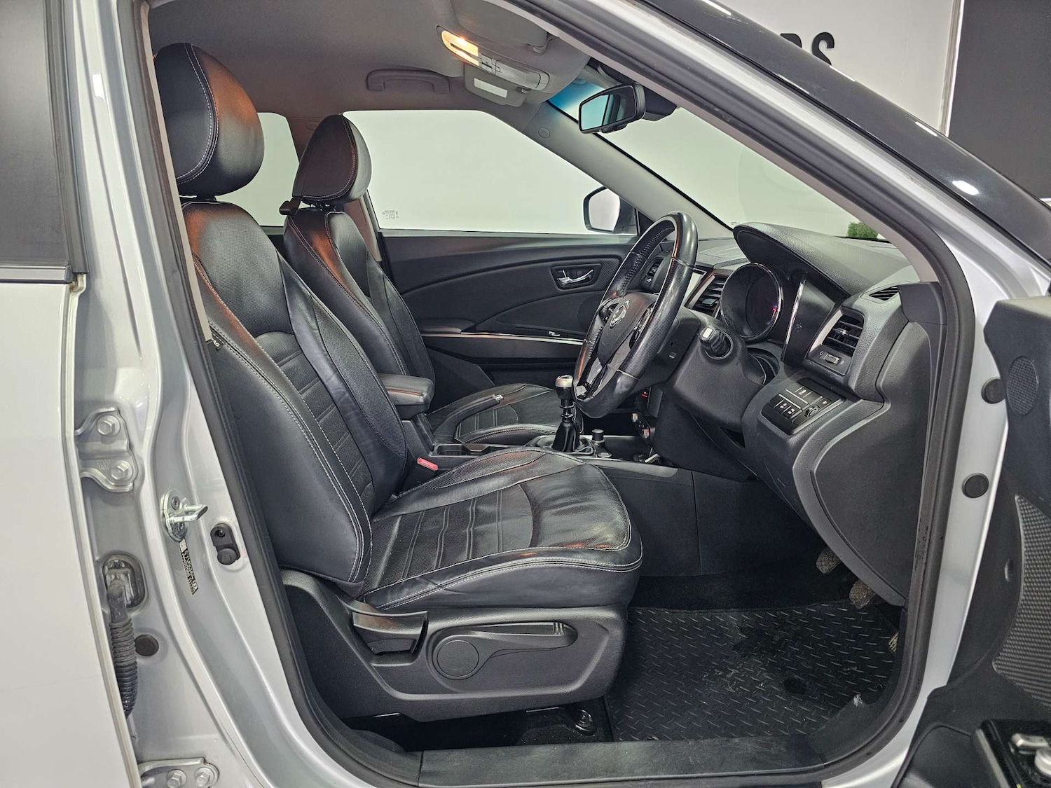 Used Ssangyong Tivoli 2017 for sale - 78068113: Photo 3