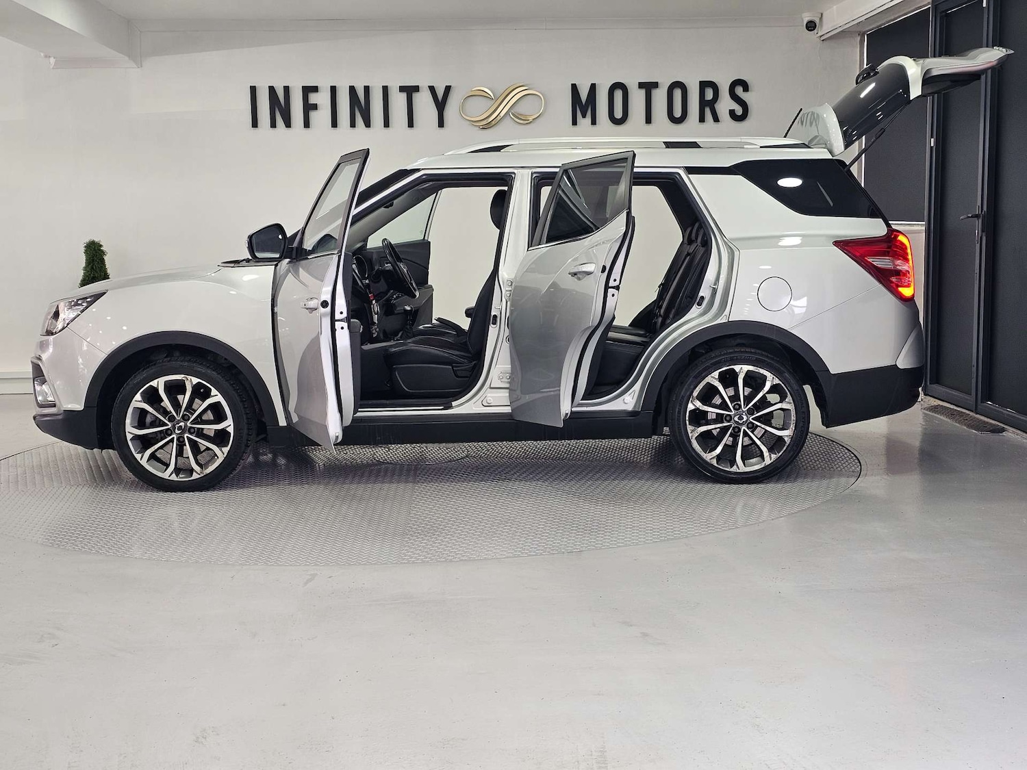 Used Ssangyong Tivoli 2017 for sale - 78068113: Photo 38