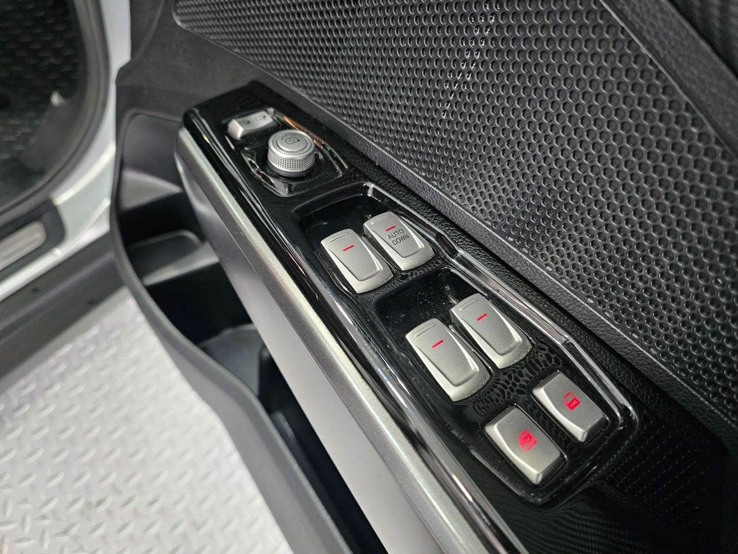 Used Ssangyong Tivoli 2017 for sale - 78068113: Photo 45