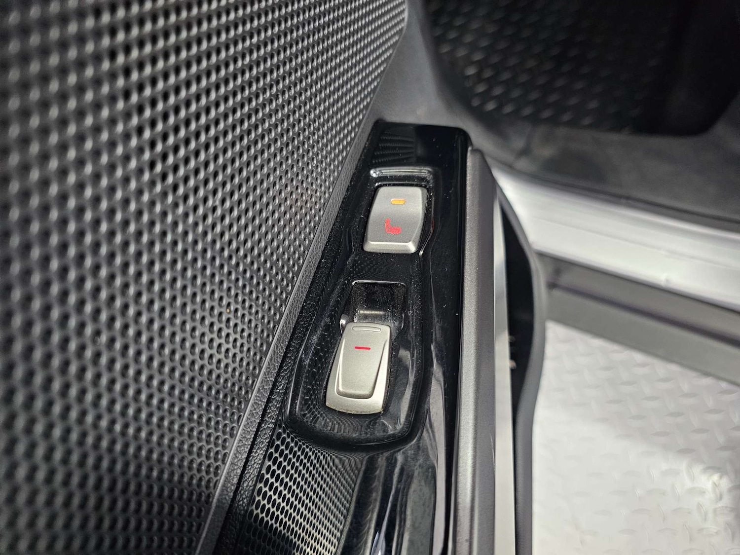 Used Ssangyong Tivoli 2017 for sale - 78068113: Photo 7