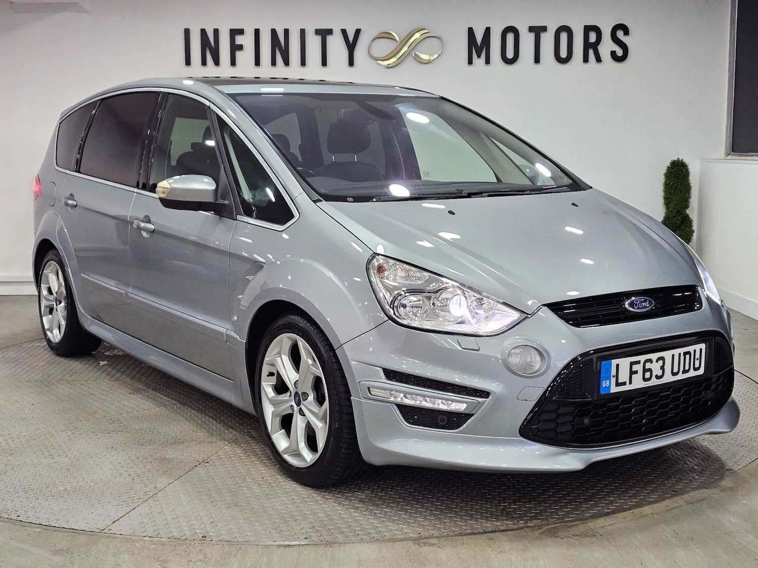 Used Ford S-Max 2013 for sale - 76972457: Photo 1