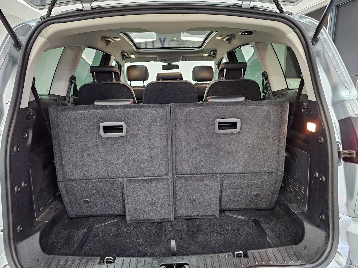 Used Ford S-Max 2013 for sale - 76972457: Photo 10