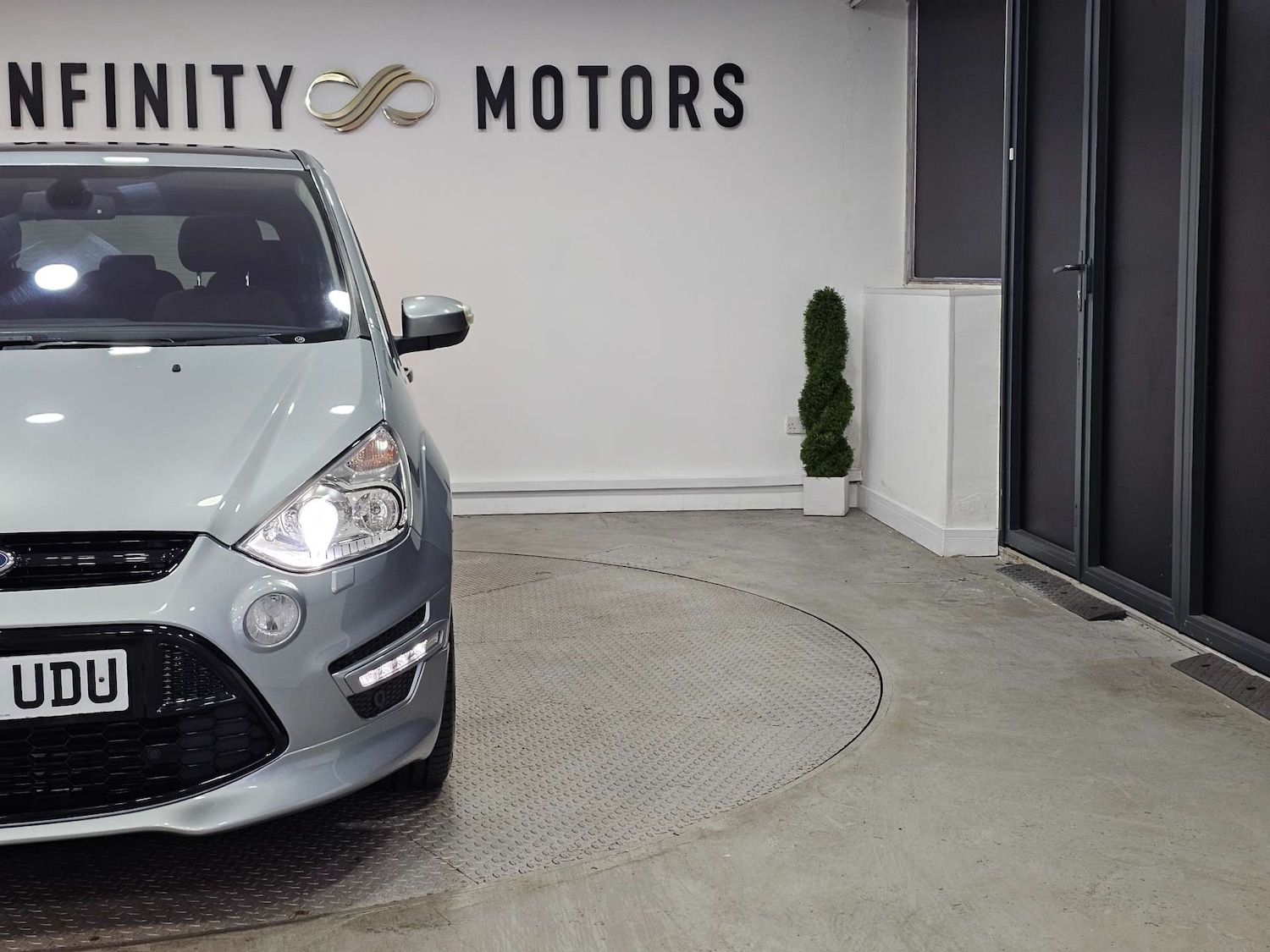 Used Ford S-Max 2013 for sale - 76972457: Photo 11