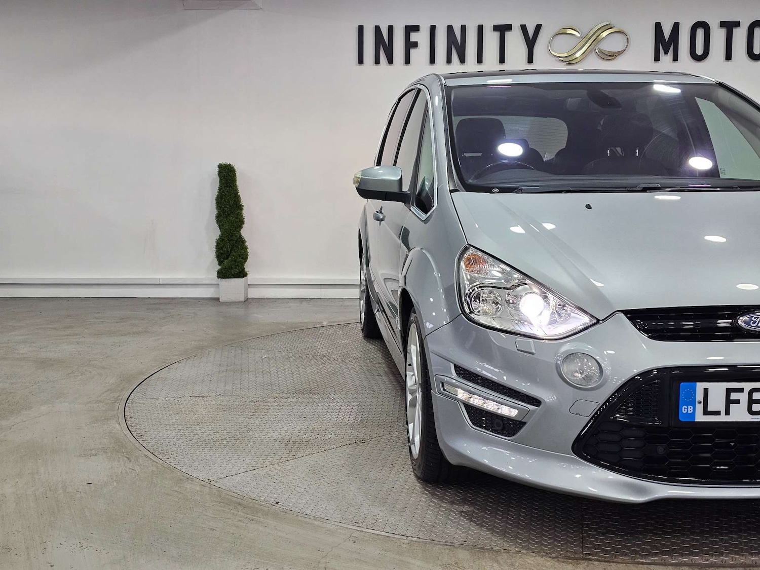 Used Ford S-Max 2013 for sale - 76972457: Photo 14