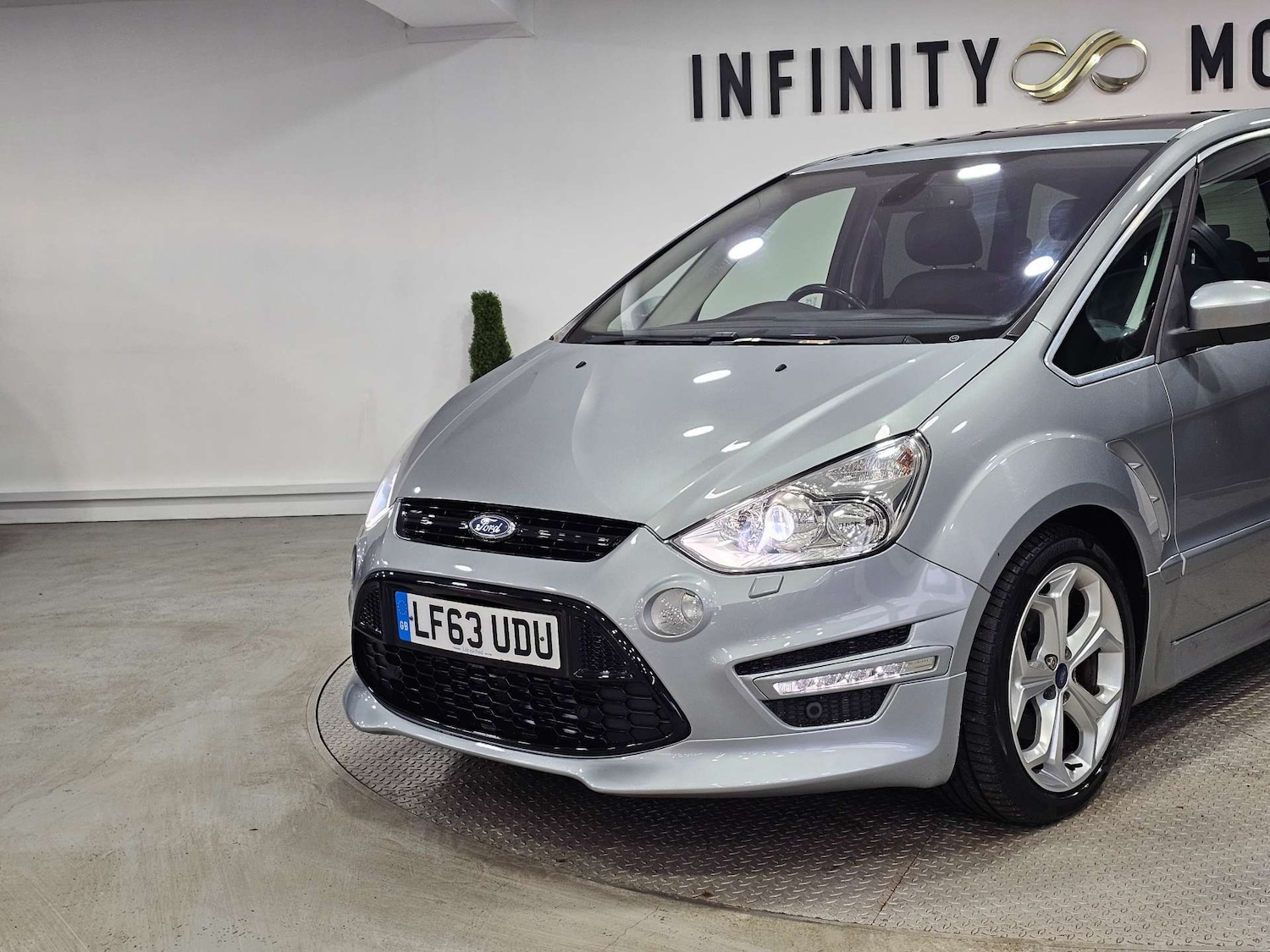 Used Ford S-Max 2013 for sale - 76972457: Photo 19