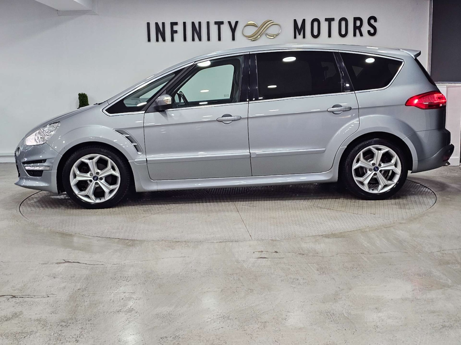 Used Ford S-Max 2013 for sale - 76972457: Photo 20