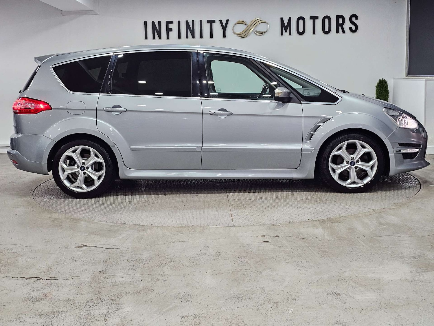 Used Ford S-Max 2013 for sale - 76972457: Photo 35