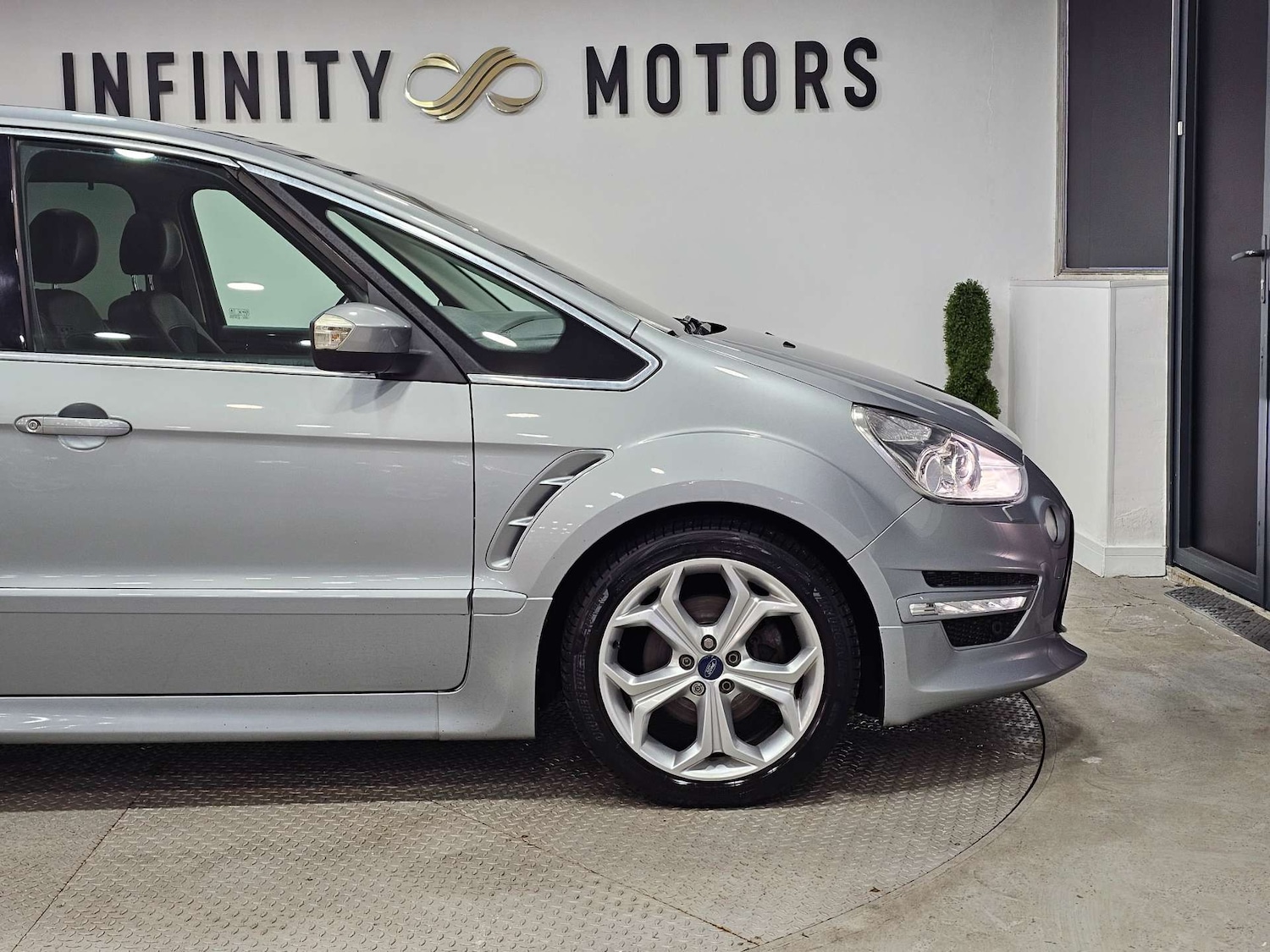 Used Ford S-Max 2013 for sale - 76972457: Photo 36