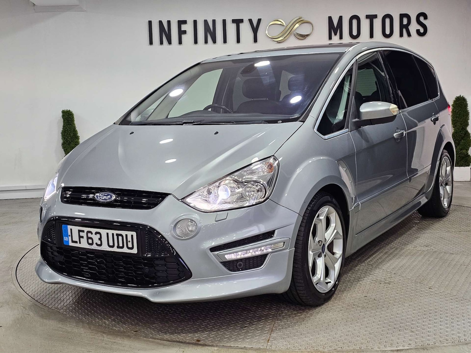 Used Ford S-Max 2013 for sale - 76972457: Photo 4