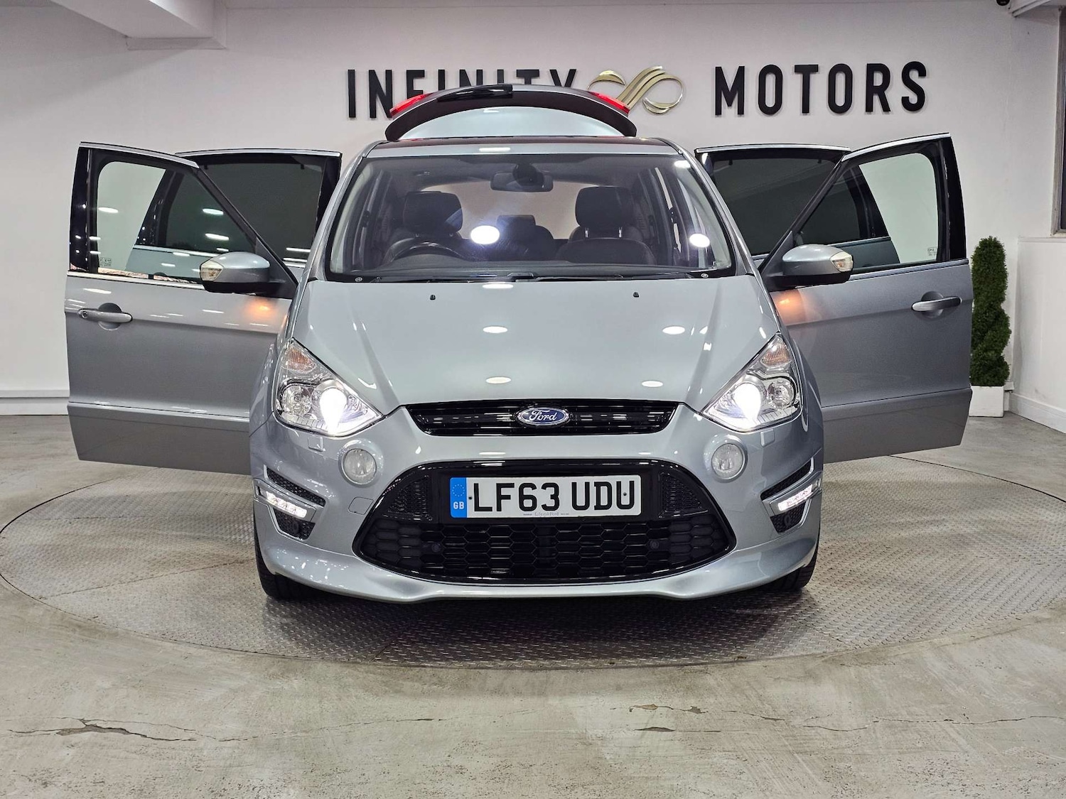 Used Ford S-Max 2013 for sale - 76972457: Photo 44