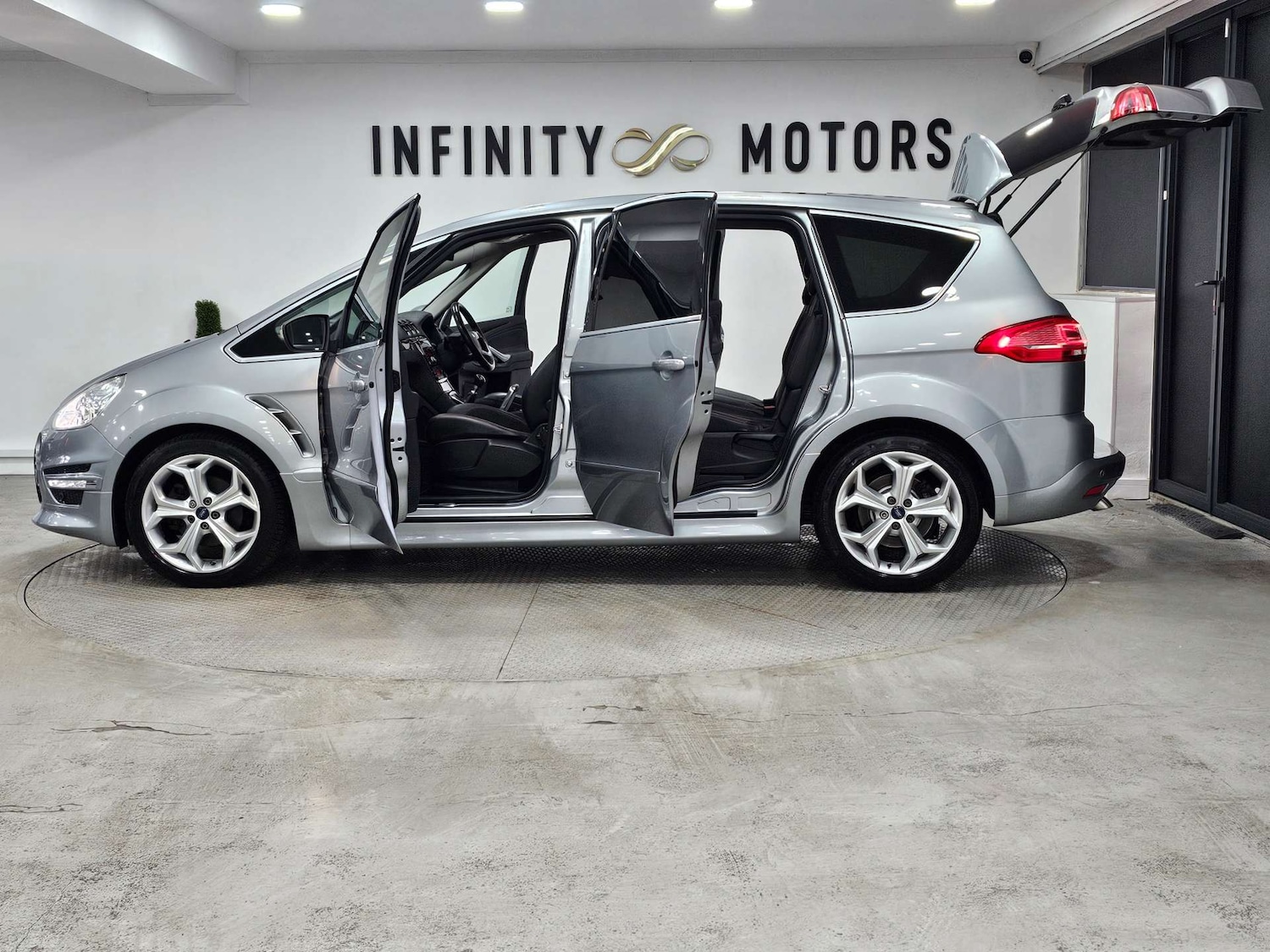 Used Ford S-Max 2013 for sale - 76972457: Photo 46