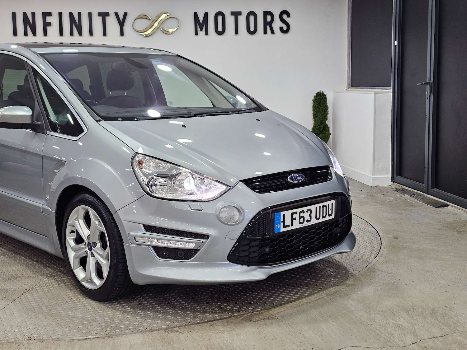 Used Ford S-Max 2013 for sale - 76972457: Photo 6
