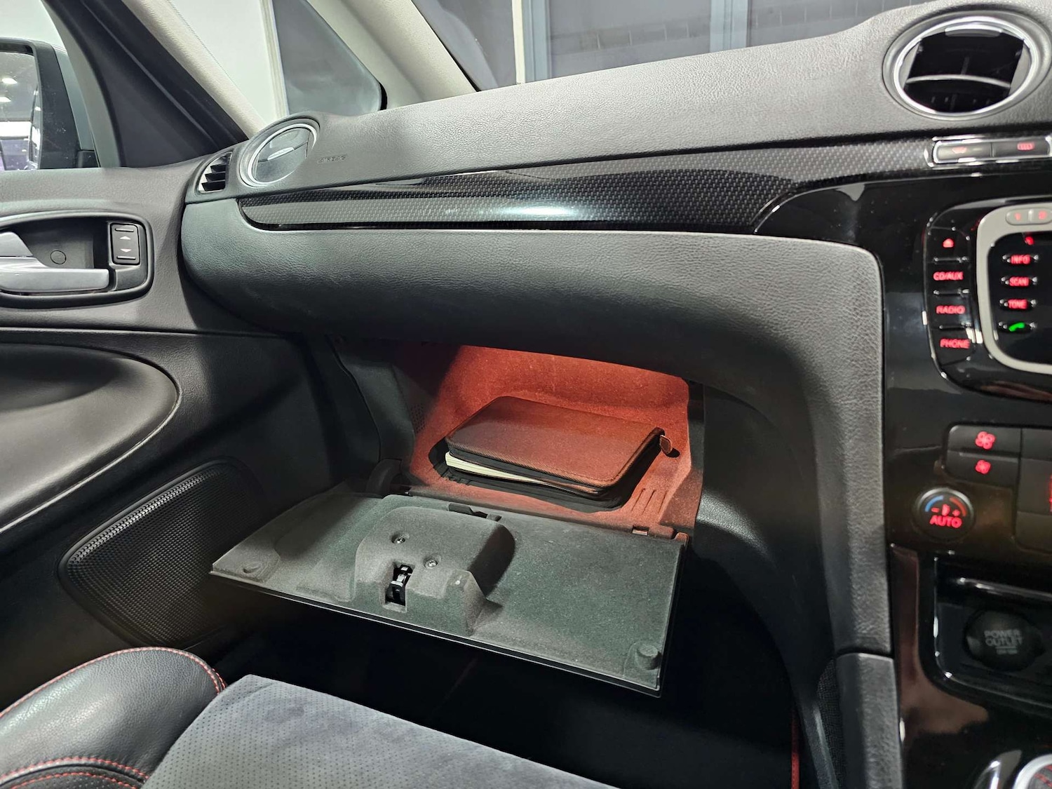 Used Ford S-Max 2013 for sale - 76972457: Photo 72