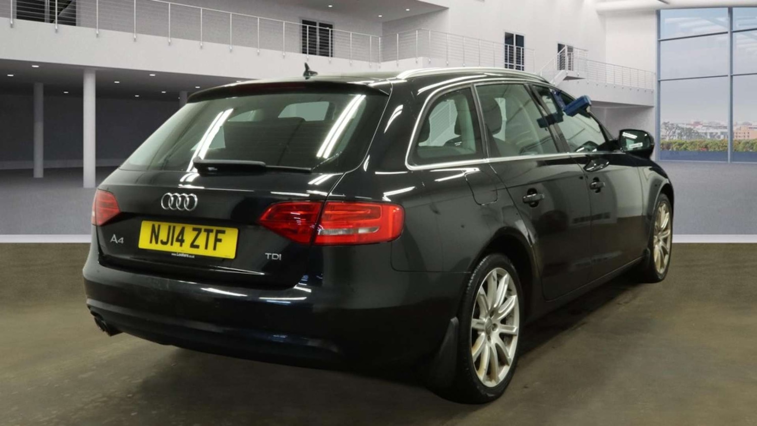 Used Audi A4 2014 for sale - 77681180: Photo 5