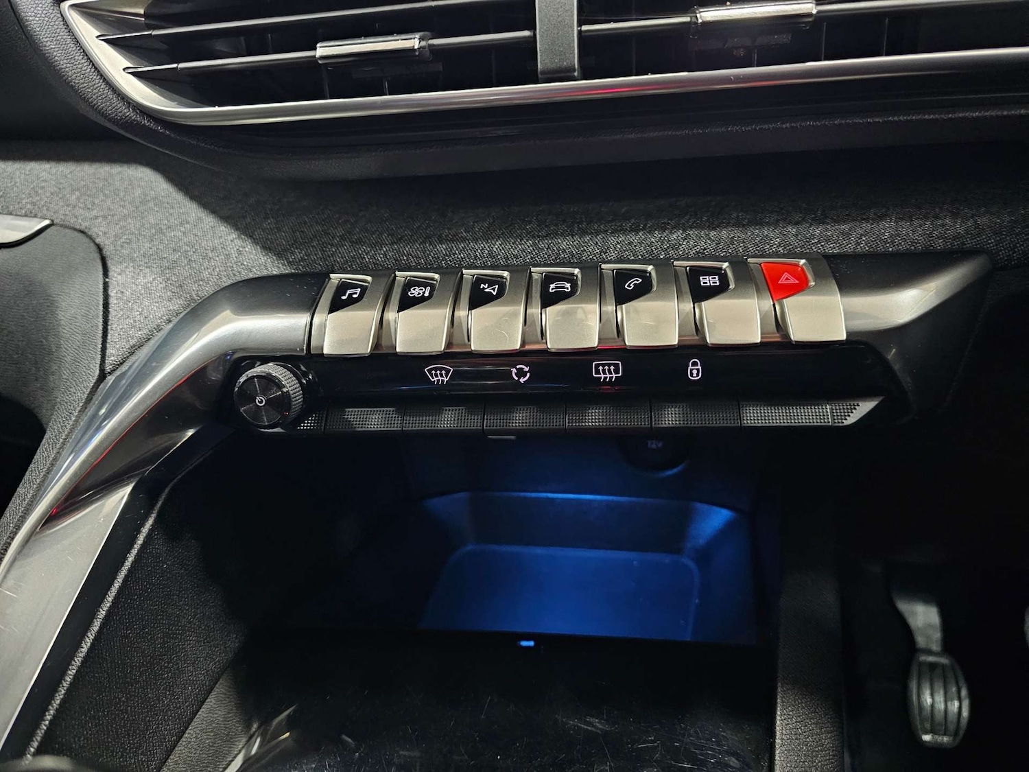 Used Peugeot 3008 2017 for sale - 76972398: Photo 67