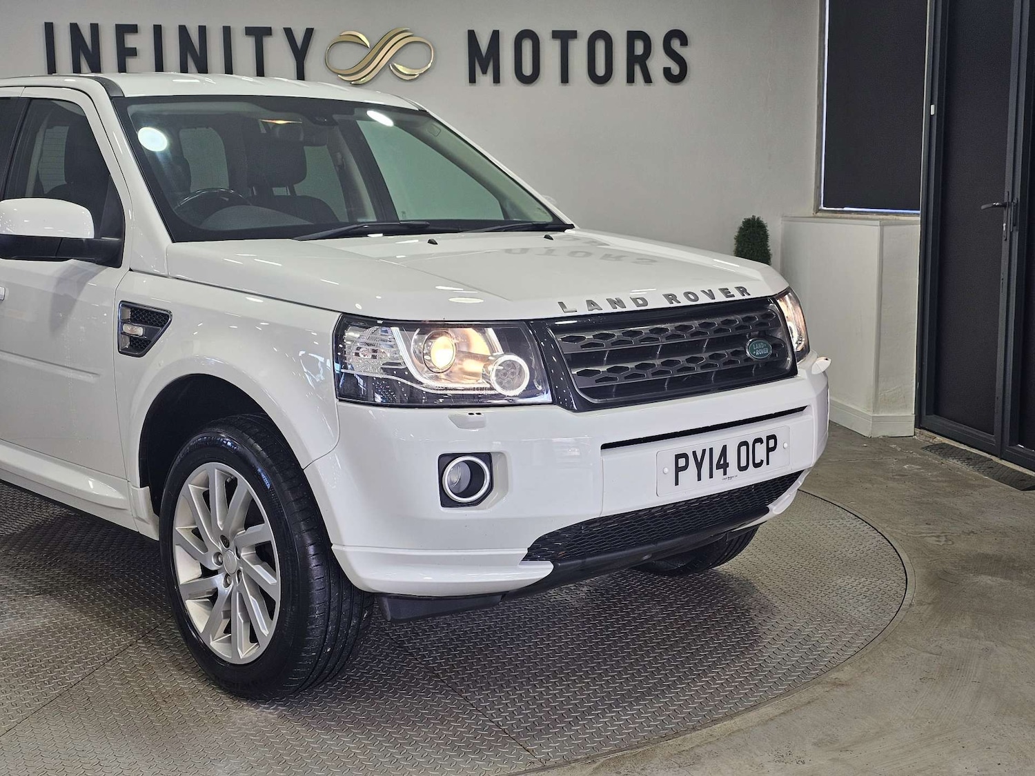 Used Land Rover Freelander 2014 for sale - 77638750: Photo 13
