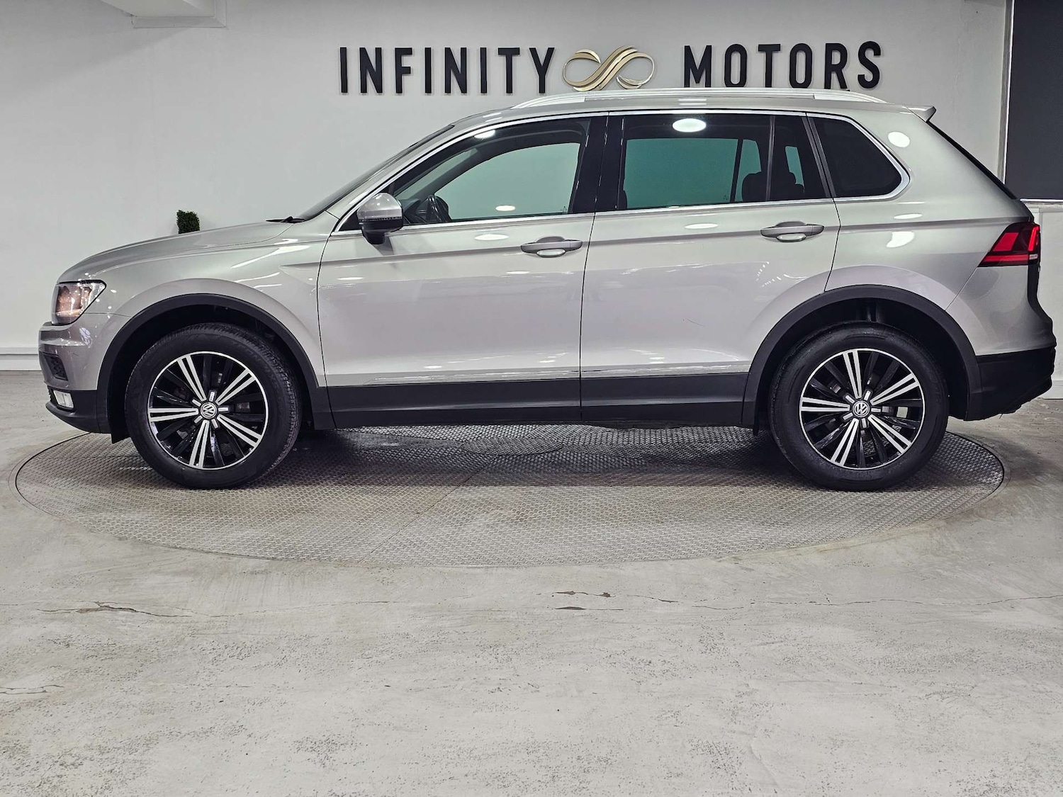 Used Volkswagen Tiguan 2016 for sale - 76972371: Photo 18