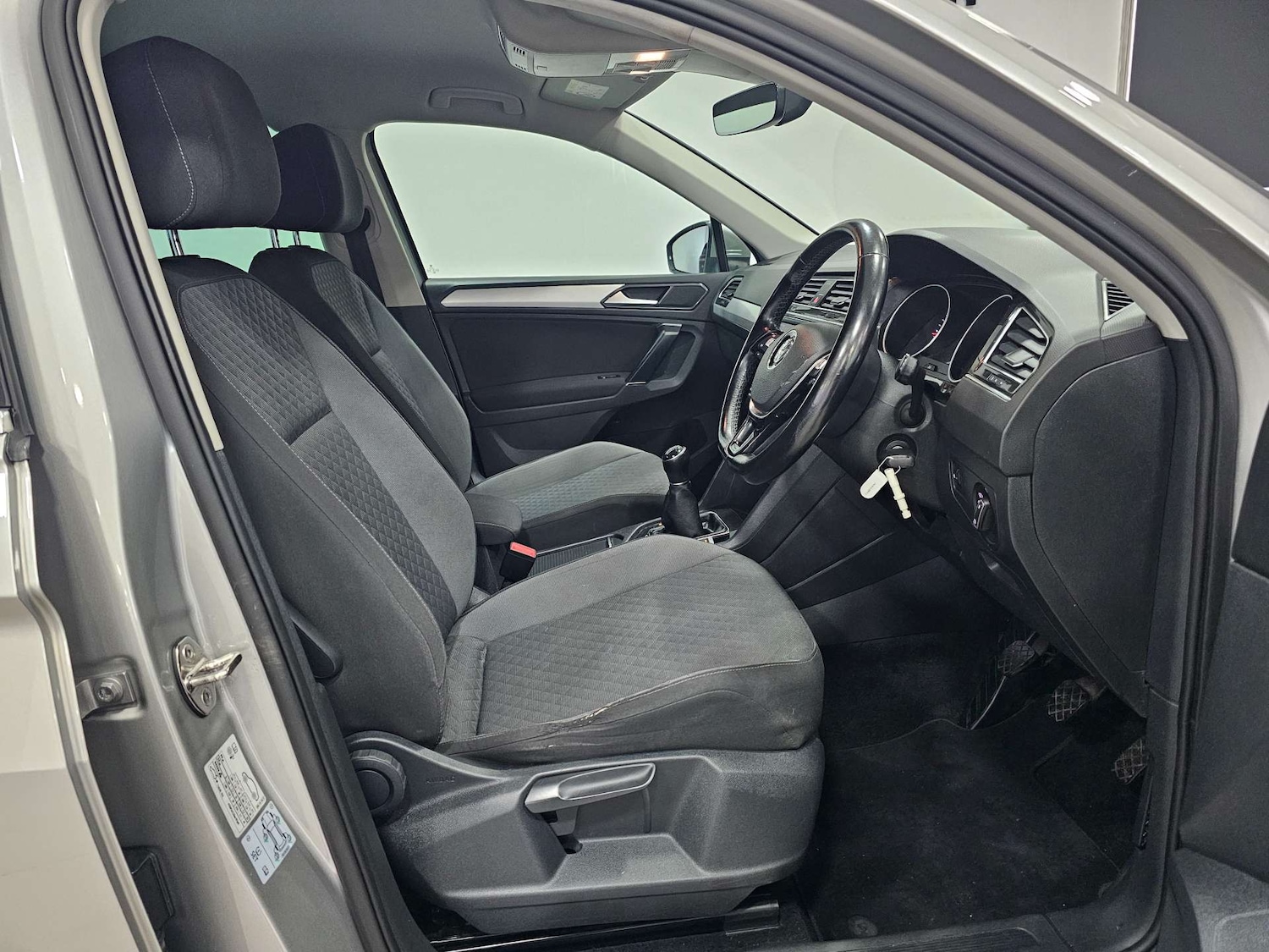 Used Volkswagen Tiguan 2016 for sale - 76972371: Photo 2