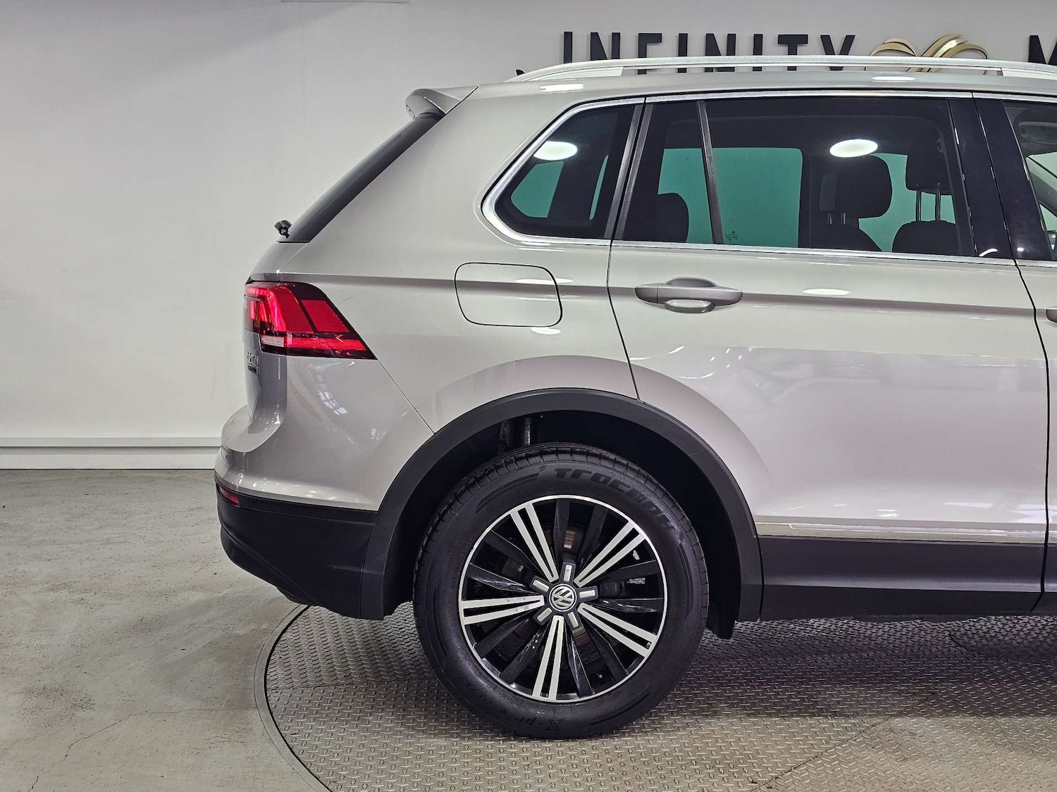 Used Volkswagen Tiguan 2016 for sale - 76972371: Photo 25