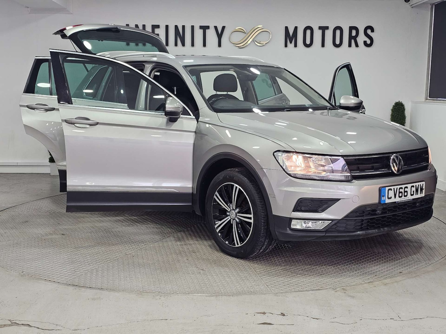 Used Volkswagen Tiguan 2016 for sale - 76972371: Photo 31