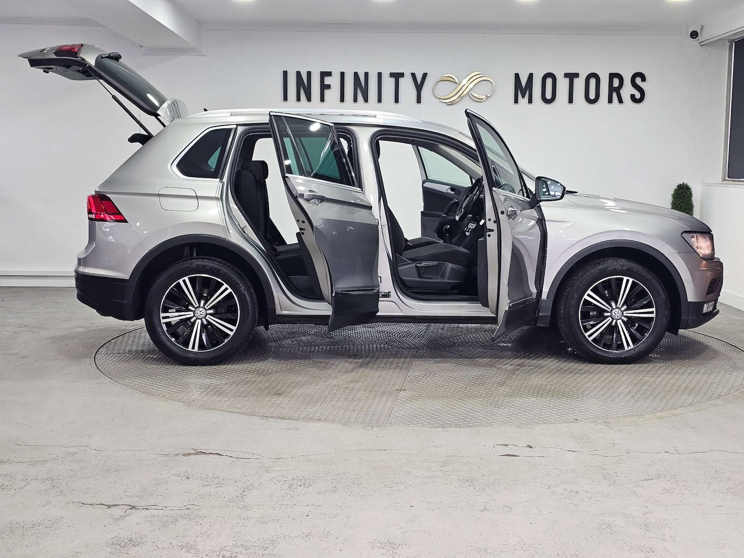 Used Volkswagen Tiguan 2016 for sale - 76972371: Photo 59