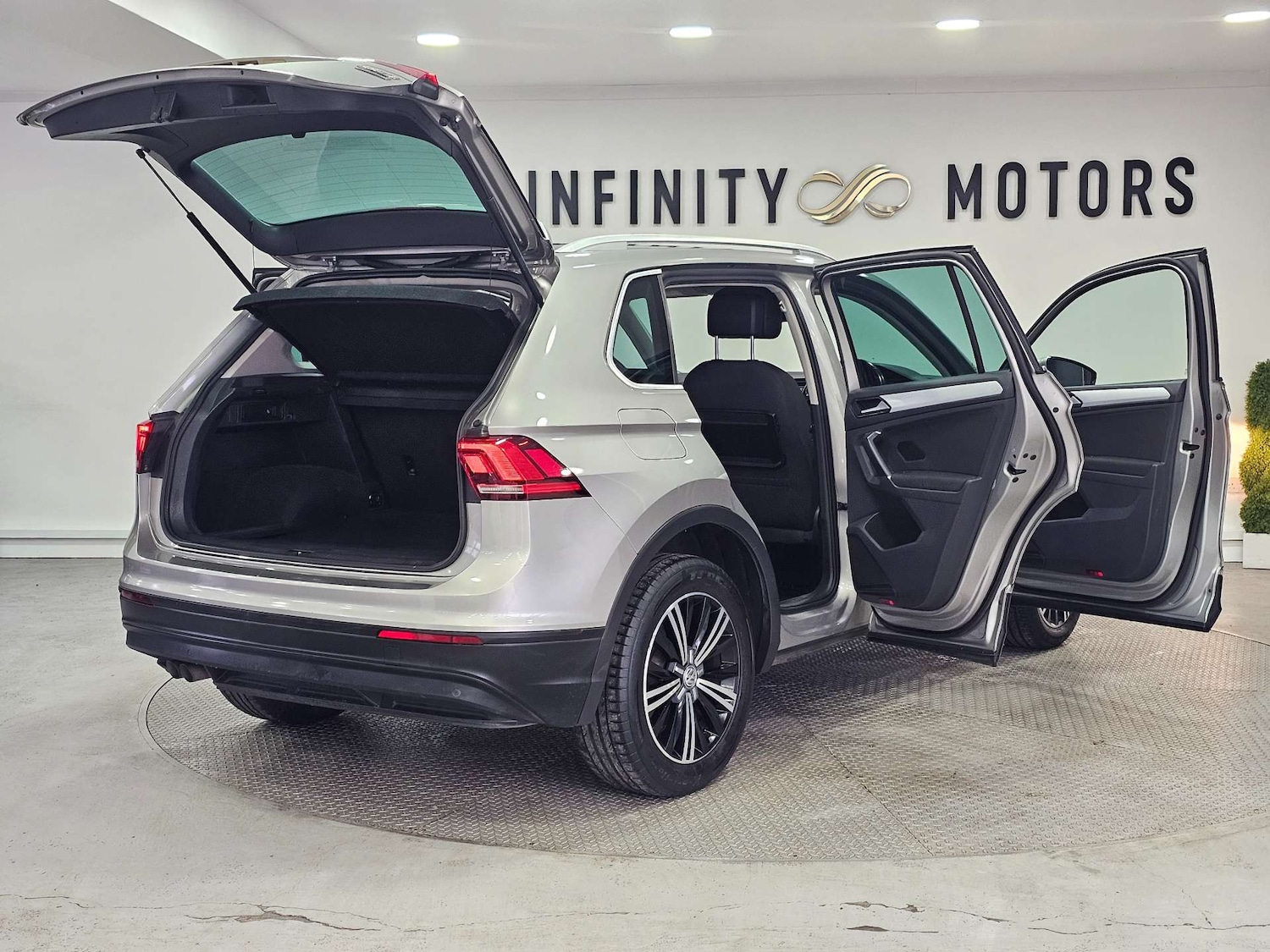 Used Volkswagen Tiguan 2016 for sale - 76972371: Photo 66