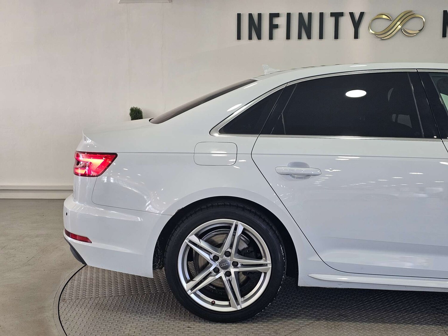 Used Audi A4 2016 for sale - 77937279: Photo 41