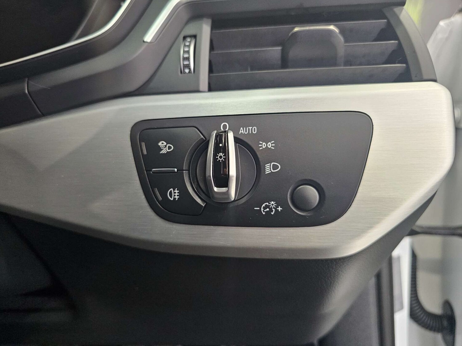 Used Audi A4 2016 for sale - 77937279: Photo 43