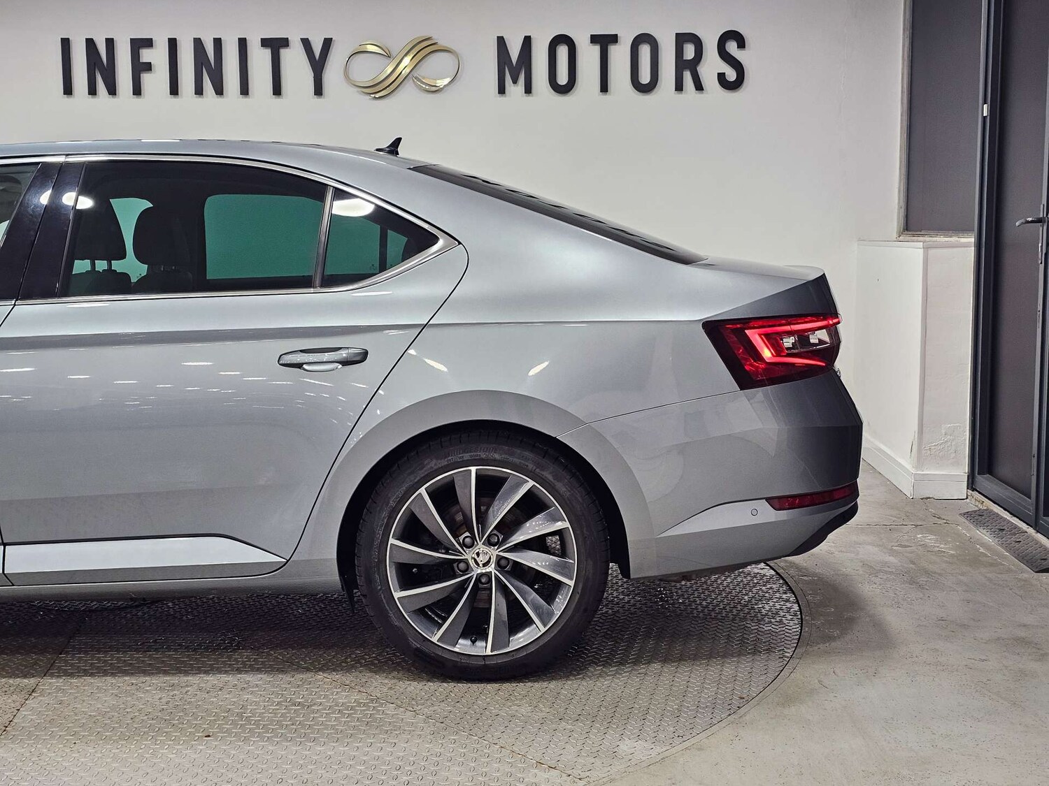 Used Skoda Superb 2015 for sale - 77394912: Photo 21