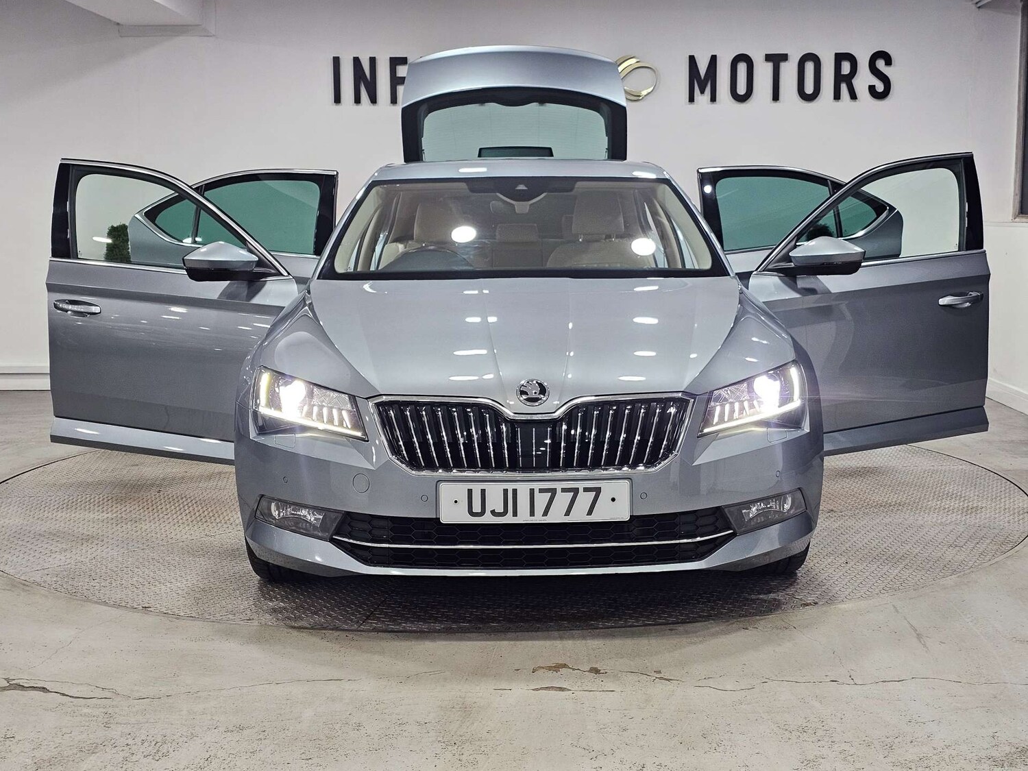 Used Skoda Superb 2015 for sale - 77394912: Photo 45
